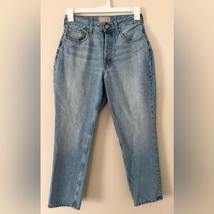 Everlane The Curvy 90s Cheeky Straight Jeans in Light Wash